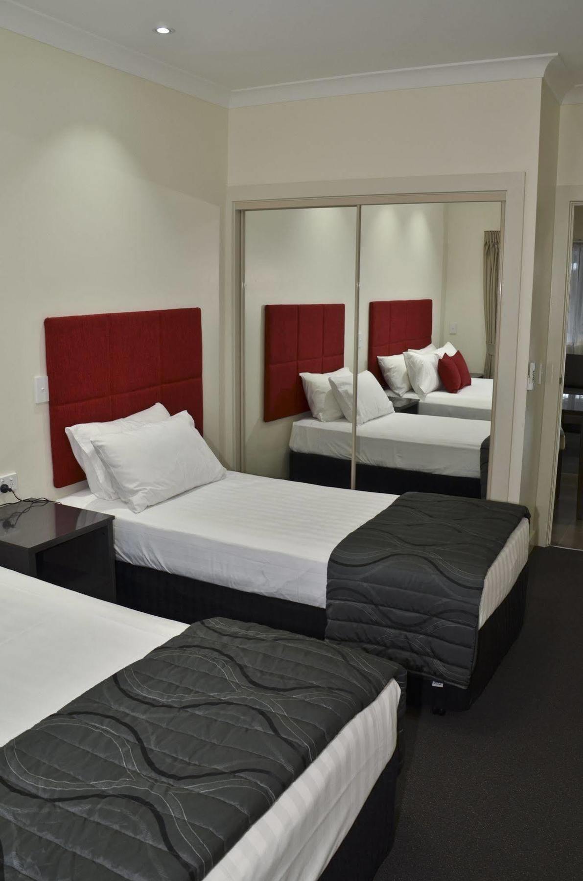 Swagsman Motel Miles Exteriér fotografie
